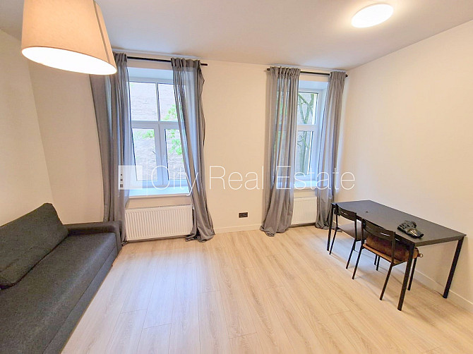 Fasādes māja, renovēta māja, slēgts pagalms, ieeja no ielas un pagalma, kāpņu telpa pēc Rīga - foto 6