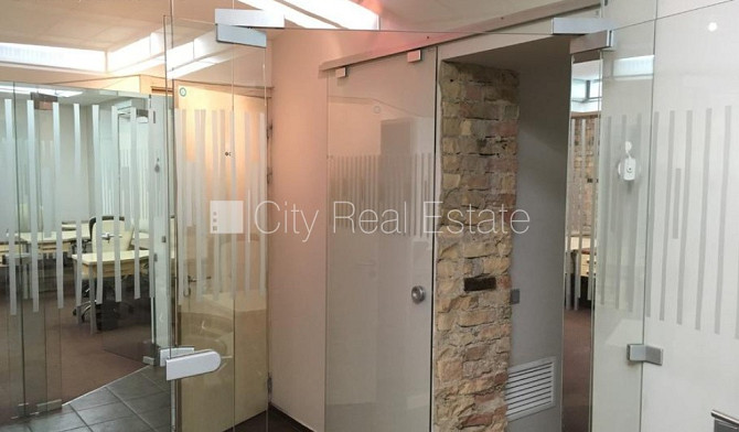 Jaunceltne, vieta automašīnai, ieeja no ielas, kāpņu telpa pēc kapitālā remonta, balkons, Rīga - foto 2