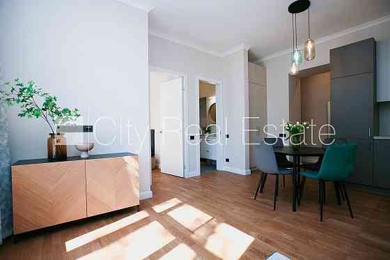 Реновированный дом, закрытый двор, душевая кабина, диван, двуспальная кровать, Rīga