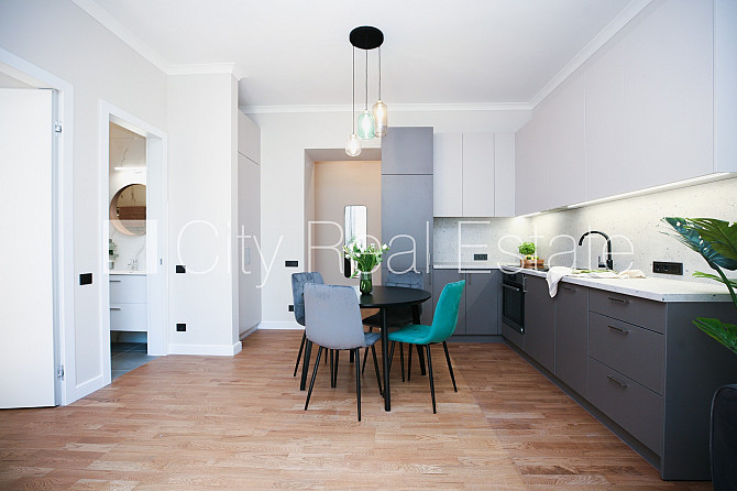 Renovēta māja, slēgts pagalms, dušas kabīne, dīvāns, divguļamā gulta, virtuves galds, Rīga - foto 3