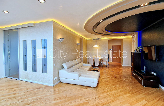 Projekts - Centra Nams, jaunceltne, labiekārtota apzaļumota teritorija, slēgts pagalms, vieta Rīga - foto 8