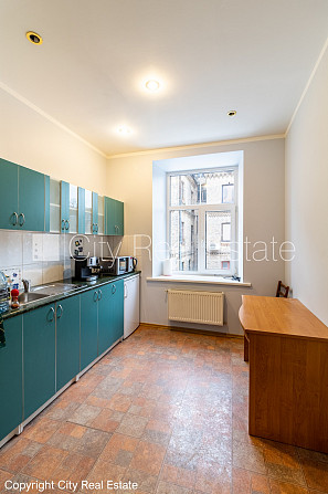 Fasādes māja, slēgts pagalms, ieeja no ielas, ieeja no pagalma, kāpņu telpa pēc kosmētiskā Rīga - foto 13