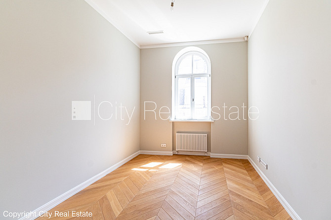 Renovēta māja, slēgts pagalms, iespēja nomāt autostāvvietu, apsargāta autostāvvieta, Rīga - foto 7