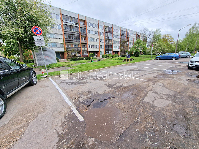 Vieta automašīnai, iebraukšana teritorijā uzrādot caurlaidi, teritorijas stāvlaukums noklāts Rīga - foto 3