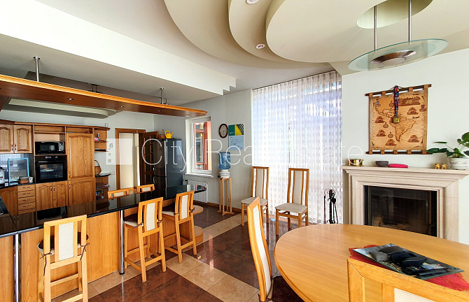 Zeme īpašumā, privātmāja, labiekārtota apzaļumota teritorija 1910 m2, garāža divām Rīga - foto 11