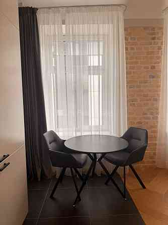 Студио, кухня объединена с комнатой, высокие потолки, центральное отопление, Rīga