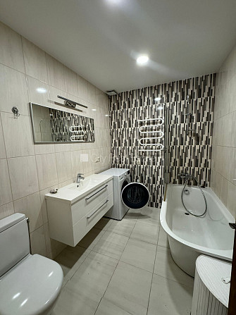 Fasādes māja, renovēta māja, labiekārtots apzaļumots pagalms, slēgts pagalms, ieeja no Rīga - foto 6