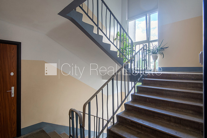 Zeme īpašumā, pagalma māja, labiekārtota apzaļumota teritorija, bezmaksas stāvvieta Rīga - foto 14