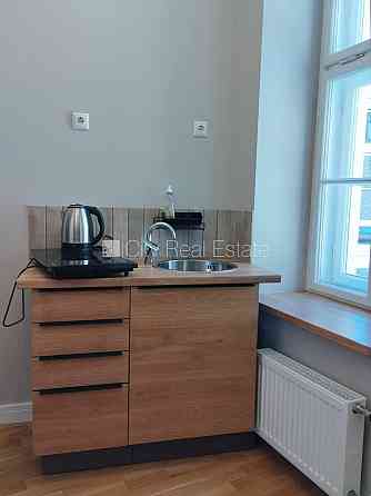 Фасадный дом, возможность аренды парковки, вход с улицы, лестничная клетка после Rīga