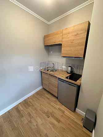 Фасадный дом, возможность аренды парковки, вход с улицы, лестничная клетка после Rīga