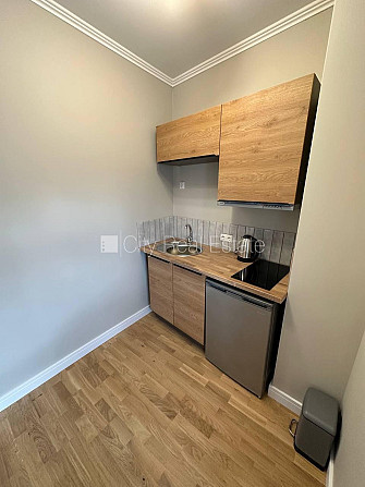 Фасадный дом, возможность аренды парковки, вход с улицы, лестничная клетка после Рига - изображение 6