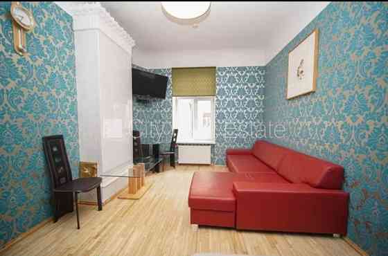 Фасадный дом, реновированный дом, объект охраняет физическая охрана, вход со Rīga