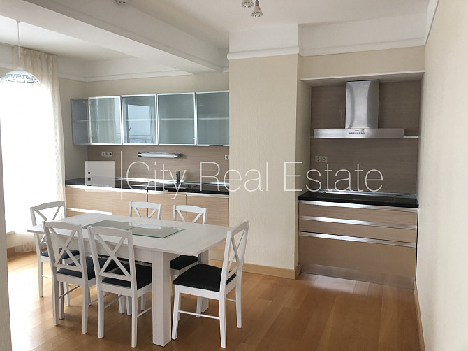 Projekts - Panorama Plaza, vieta vairākām automašīnām, iespēja nomāt pazemes autostāvvietu, Rīga - foto 1