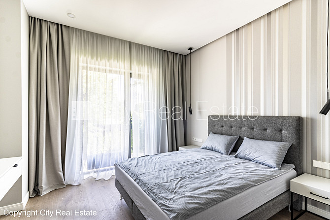 Новостройка, благоустроенная озеленённая территория, закрытый двор, территория Юрмала - изображение 9