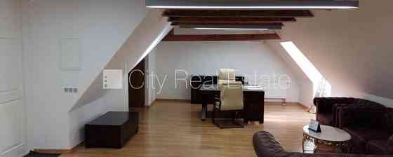 Фасадный дом, плата за обслуживание одного квадратного метра в  месяц 1.25 EUR, Рига