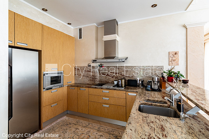 Labiekārtota apzaļumota teritorija, iežogota teritorija, vieta vairākām automašīnām, Jūrmala - foto 3