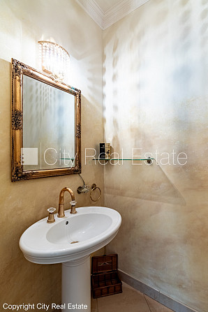 Labiekārtota apzaļumota teritorija, iežogota teritorija, vieta vairākām automašīnām, Jūrmala - foto 15