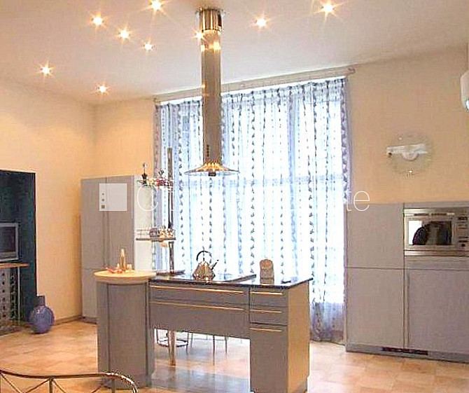 Fasādes māja, renovēta māja, nomainītas inženierkomunikācijas, labiekārtota apzaļumota Rīga - foto 5