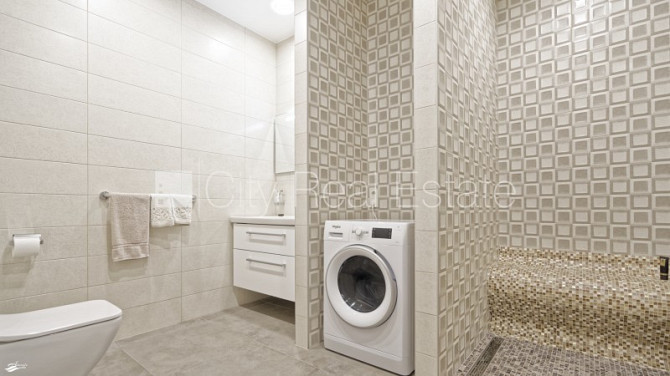 Новостройка, благоустроенный озеленённый двор, место для машины, балкон, Юрмала - изображение 7