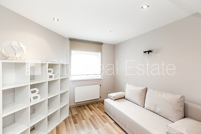 Дом во дворе, мансарда, окна выходят во двор, количество спален 2 шт., двухэтажный, Рига - изображение 11