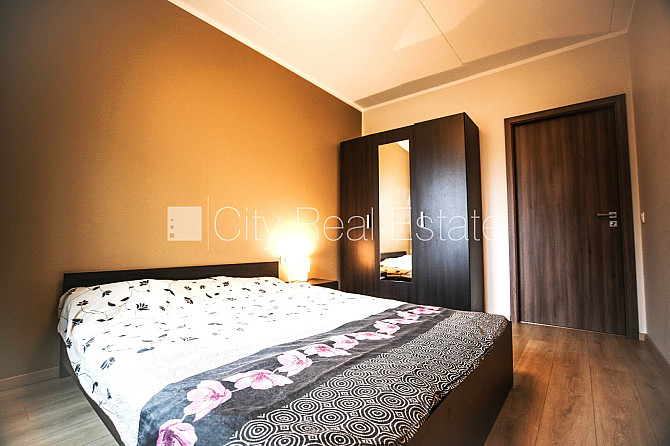 Jaunceltne, labiekārtota apzaļumota teritorija, slēgta teritorija, vieta automašīnai, pagalmā Rīga - foto 7