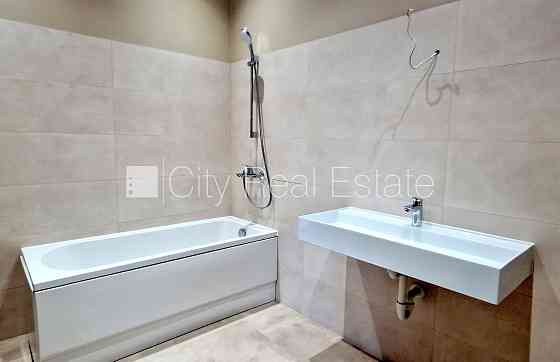 Земля в собственности, таунхаус, новостройка, количество квартир в здании 4 шт., Юрмала