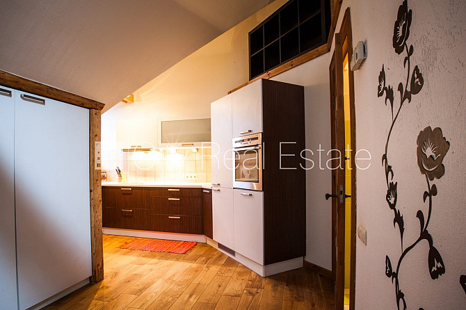 Фасадный дом, место для машины, лестничная клетка после косметического ремонта, Рига - изображение 3