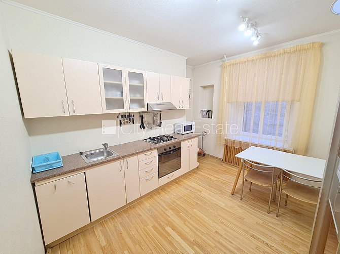 Fasādes māja, renovēta māja, labiekārtota apzaļumota teritorija, bruģēts piebraucamais Rīga - foto 18