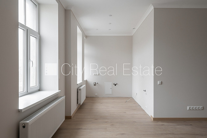 Fasādes māja, slēgts pagalms, vieta automašīnai, ieeja no ielas, ir lifts, kāpņu telpa pēc Rīga - foto 3