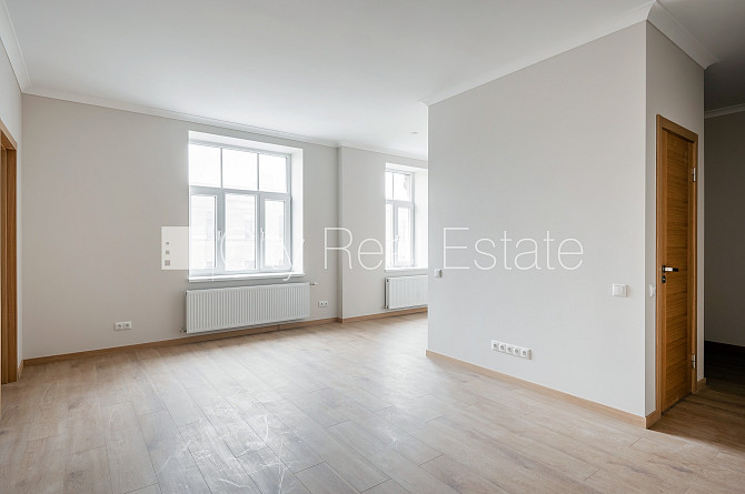 Fasādes māja, slēgts pagalms, vieta automašīnai, ieeja no ielas, ir lifts, kāpņu telpa pēc Rīga - foto 1