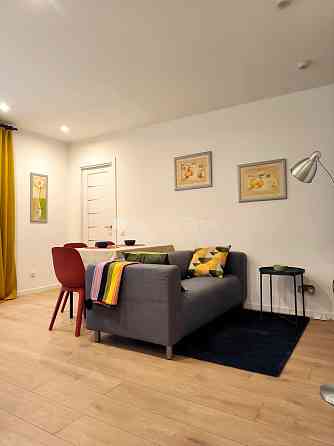 Здание во дворе, закрытый двор, возможность аренды парковки, вход со двора, во Rīga