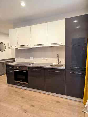 Здание во дворе, закрытый двор, возможность аренды парковки, вход со двора, во Rīga