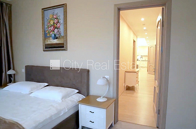 Zeme īpašumā, jaunceltne, pagrabstāvā pieejama noliktava, labiekārtota apzaļumota Jūrmala - foto 6