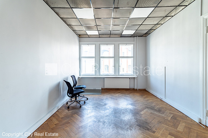 Фасадный дом, вход с улицы, лифт, окна выходят во двор, окна выходят на улицу, Рига - изображение 9