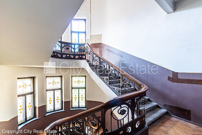 Фасадный дом, вход с улицы, лифт, окна выходят во двор, окна выходят на улицу, Рига - изображение 17