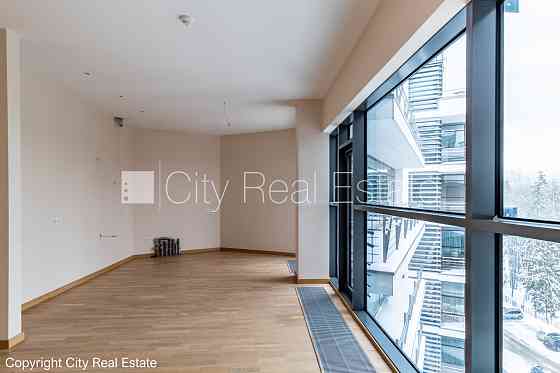 Земля в собственности, новостройка, монолитные бетонные стены, зеленая Юрмала