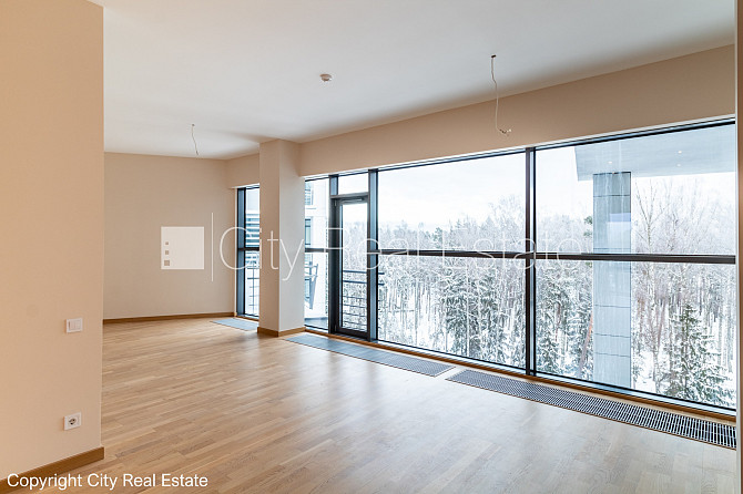 Земля в собственности, новостройка, монолитные бетонные стены, зеленая Юрмала - изображение 1