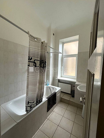 Лифт, окна выходят в обе стороны дома, центральное отопление, раздельный санузел, Рига - изображение 17