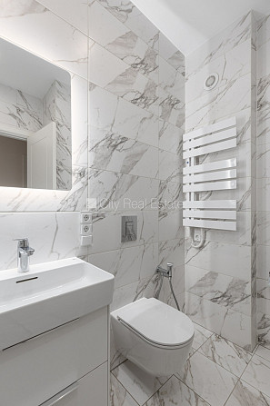 Pagalma ēka, renovēta māja, labiekārtots apzaļumots pagalms, slēgts pagalms, iespēja nomāt Rīga - foto 18