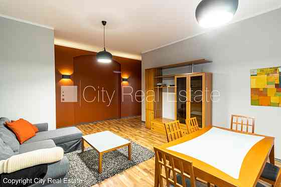 Дом во дворе, реновированный дом, апартаменты люкс, балкон, окна выходят в обе Рига