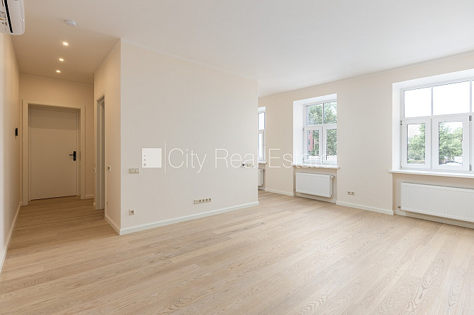 Fasādes māja, renovēta māja, labiekārtots apzaļumots pagalms, slēgta teritorija, iespēja Rīga - foto 5