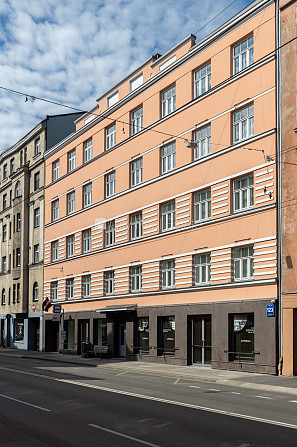 Fasādes māja, renovēta māja, labiekārtots apzaļumots pagalms, slēgta teritorija, iespēja Rīga - foto 20