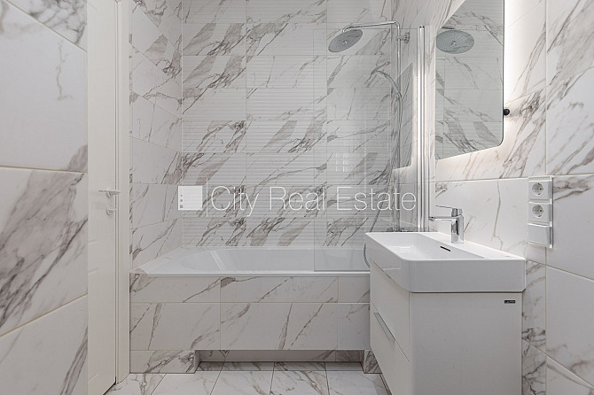 Fasādes māja, renovēta māja, labiekārtots apzaļumots pagalms, slēgta teritorija, iespēja Rīga - foto 9