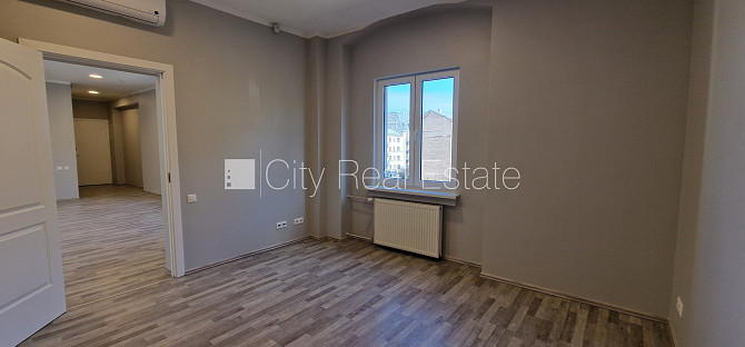 Дом во дворе, реновированный дом, благоустроенная озеленённая территория, Рига - изображение 8