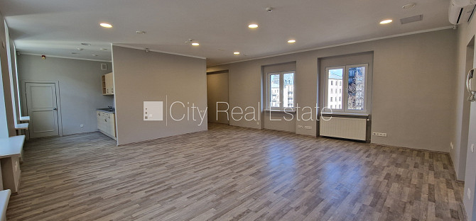 Дом во дворе, реновированный дом, благоустроенная озеленённая территория, Рига - изображение 2