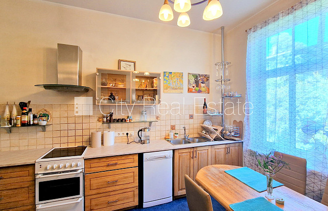 Privātmāja, fasādes māja, renovēta māja, labiekārtots apzaļumots pagalms, garāža vienai Jūrmala - foto 8