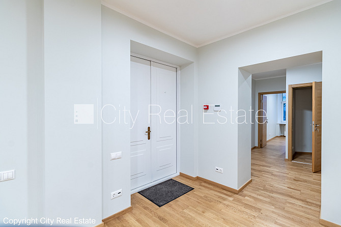 Здание во дворе, реновированный дом, благоустроенный озеленённый двор, закрытый Рига - изображение 20