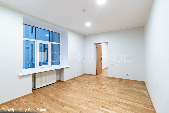 Здание во дворе, реновированный дом, благоустроенный озеленённый двор, закрытый Рига - изображение 7