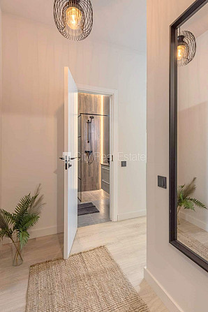 Фасадный дом, реновированный дом, закрытый двор, вход с улицы и со двора, Рига - изображение 15