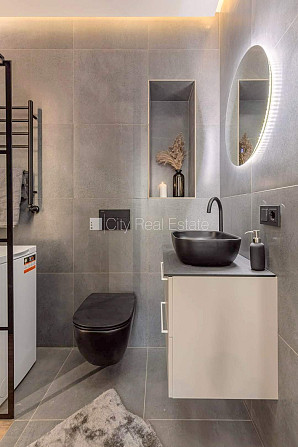 Фасадный дом, реновированный дом, закрытый двор, вход с улицы и со двора, Рига - изображение 20